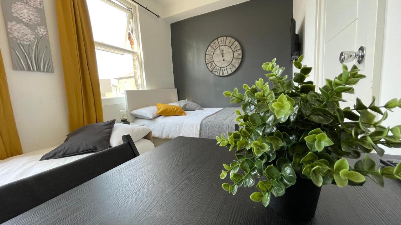 Lovely Studio Flat In The Heart Of Holloway. ロンドン エクステリア 写真