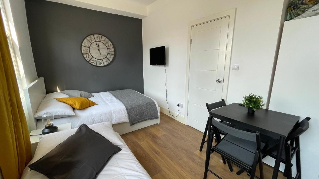 Lovely Studio Flat In The Heart Of Holloway. ロンドン エクステリア 写真